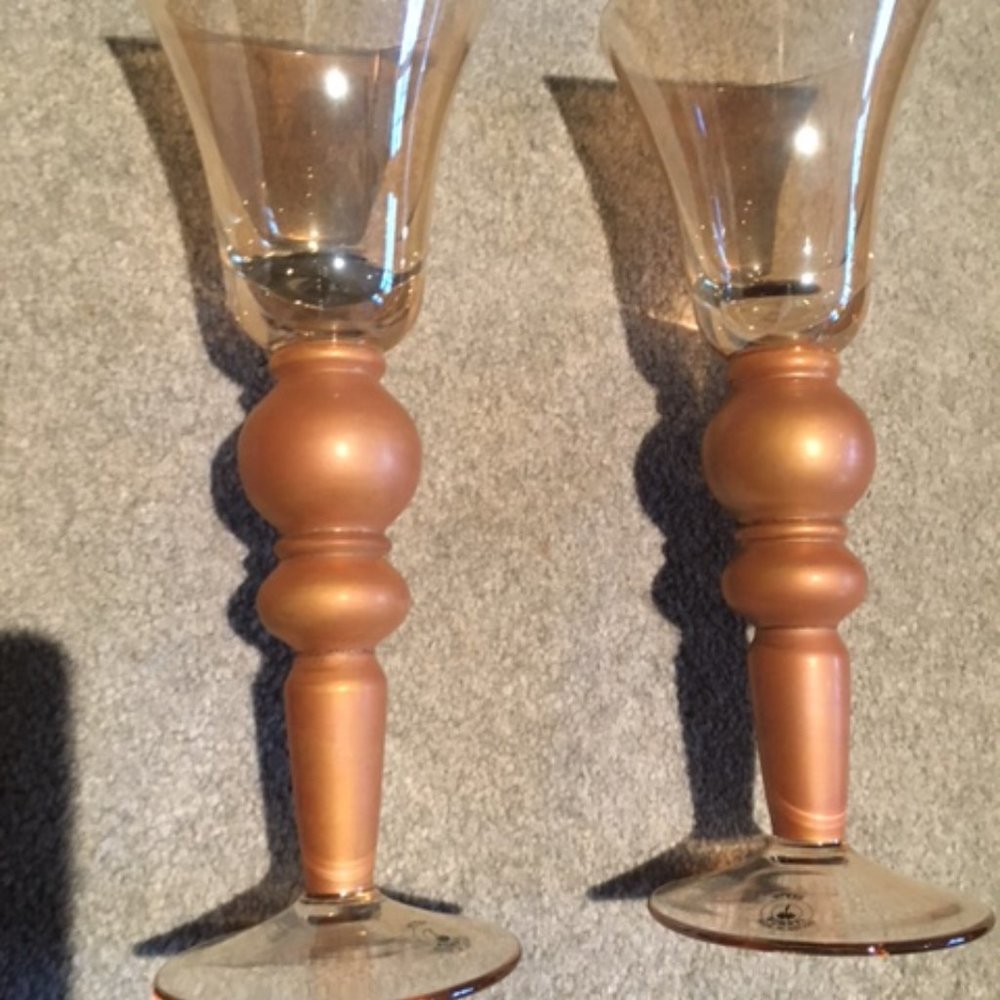Stunning gold wine glasses flutes - Bombay Co
